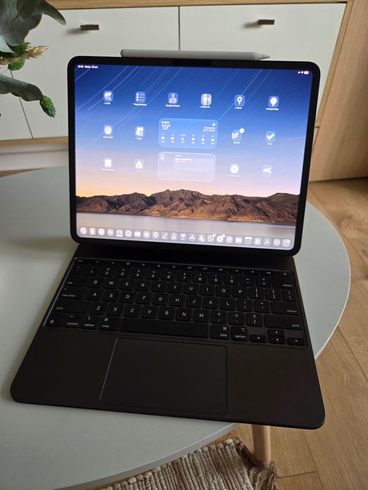 iPad PRO m4 512 GB z Pencil PRO i Magic Keyboard