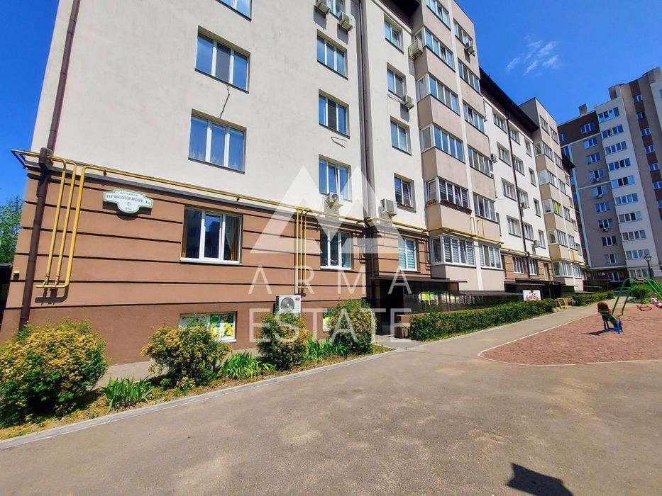 Продаж Торгова площа, ЖК Озерний Гай, Гатне