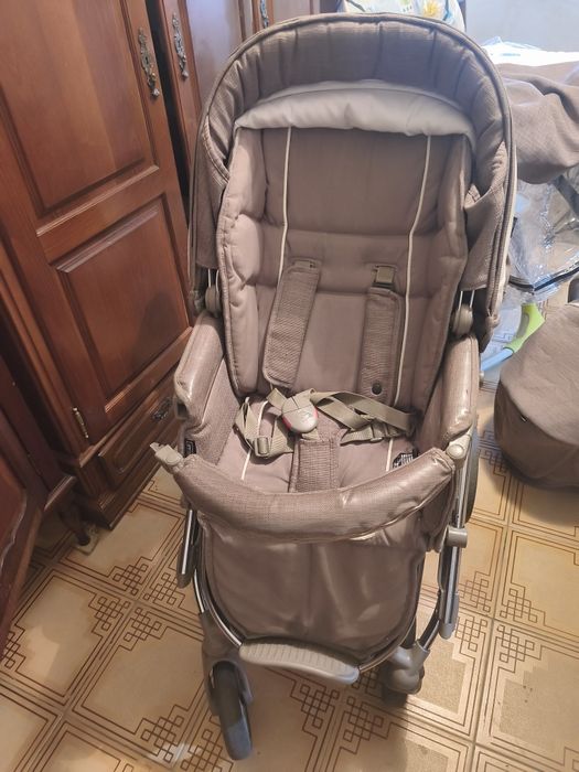 Carinho de bébé.