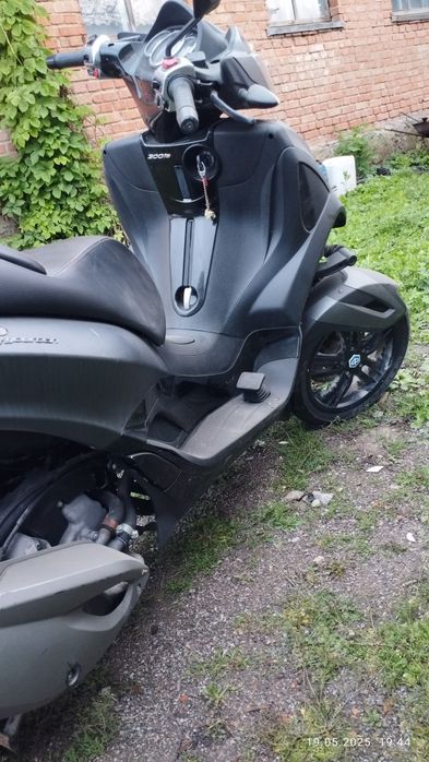 Продам Мото PIAGGIO MP3 300