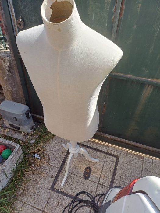 Manequins em esferovite tronco com  suporte