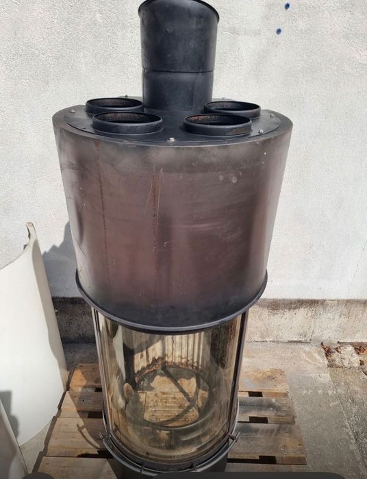 Ekskluzywny pięć kominkowy na drewno Spartherm Speedy Ph