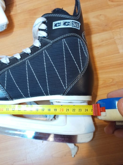 Patins CCM powerline 60 hóquei no gelo