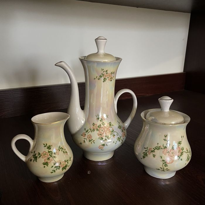 колекційний фарфоровий чайний або кавовий сервіз