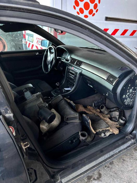 Audi A6 2.5 - Motor desmontado