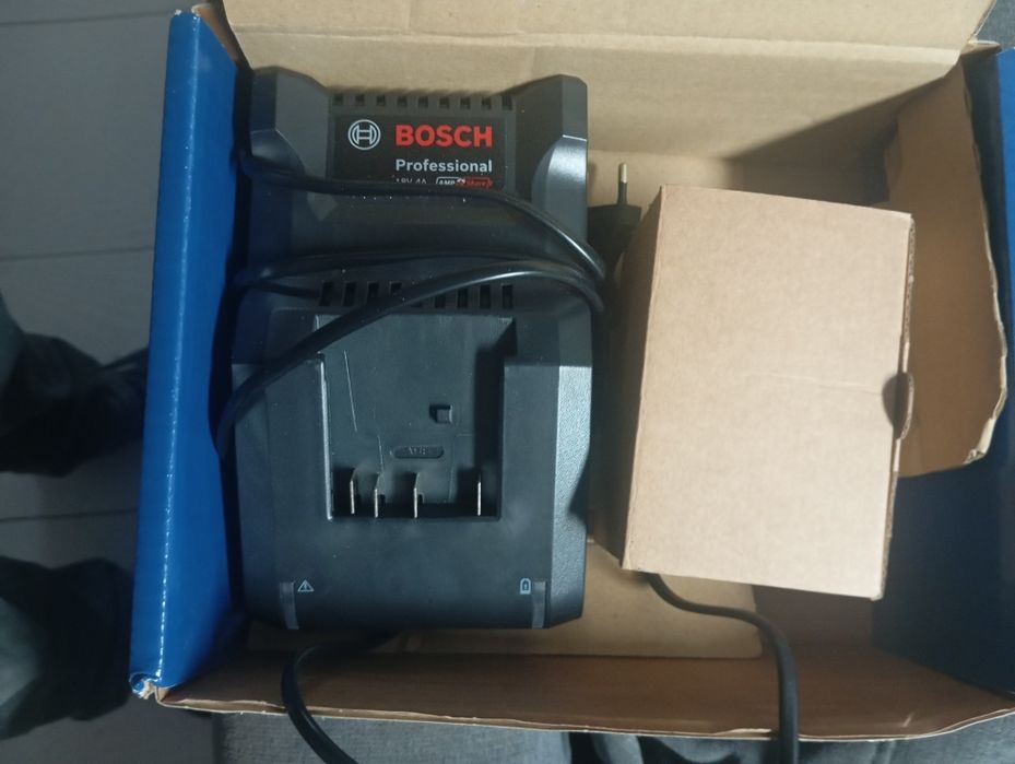 Rebarbadeira bateria Bosch nova