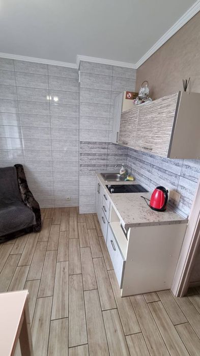 Посуточно квартира Троещина, ул. Закревского, 95