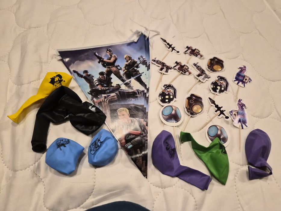 Dekoracja urodzinowa Fortnite - balony, kartonowe dekory i zawieszki