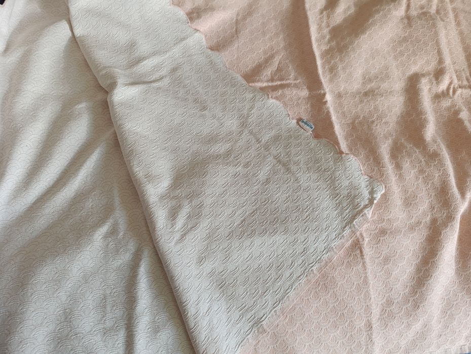 Покривала на диван кровать.