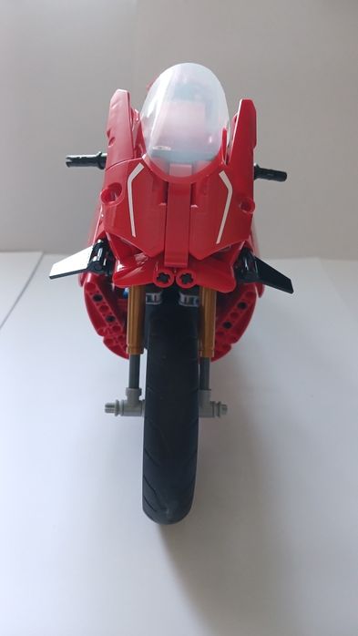 Lego Technic Ducati Panigale V4