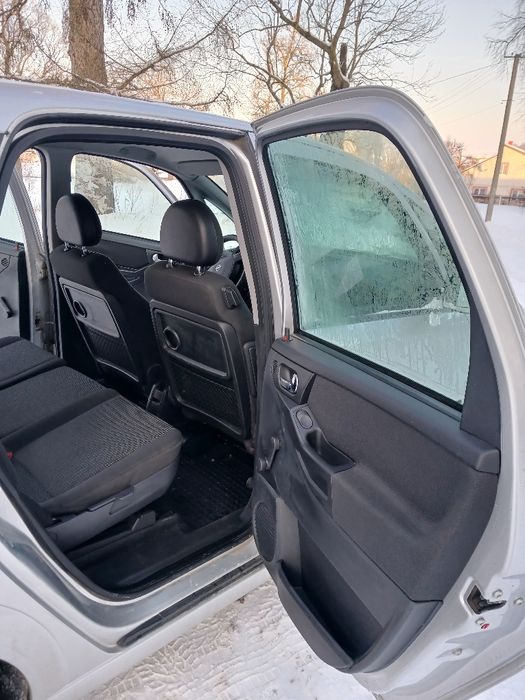 Продам власний автомобіль Opel Meriva