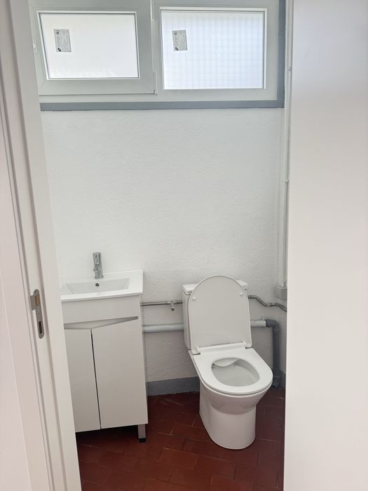 Armazém/ Atividades Comerciais