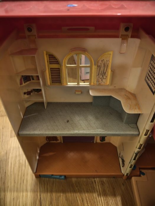 Casinha antiga de criança