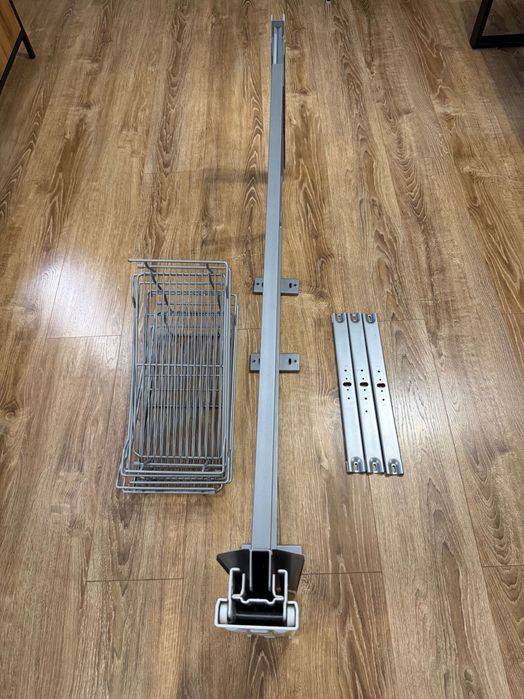 System Cargo szafki kuchennej lub łazienkowej.