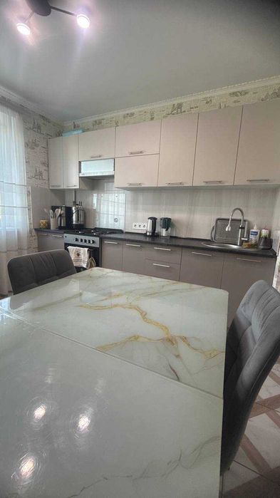 ПРОДАМ 3-кімнатну квартиру на Черемушках, вул. Івана Фунтового (Маршала Бабаджаняна)