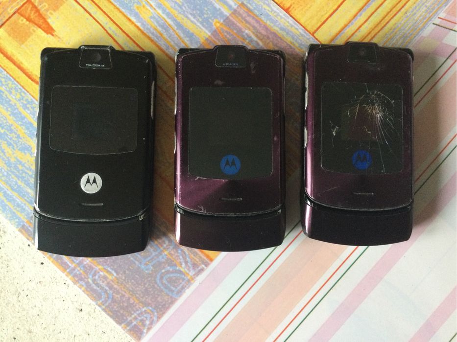 Телефоны кнопочные на запчасти. Лот.