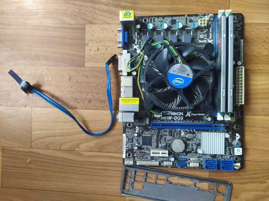 Материнська плата