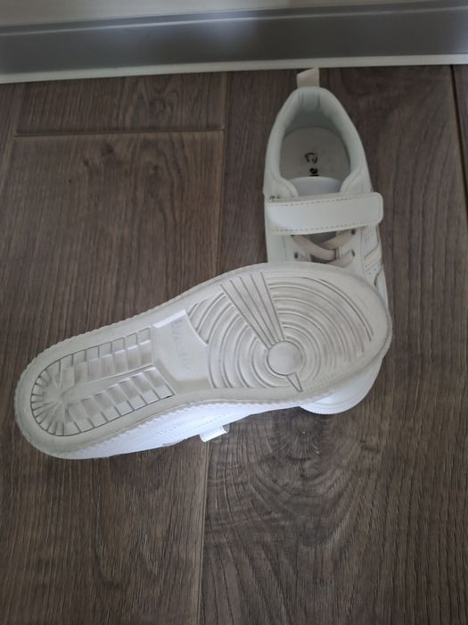 Кросівки дитячі, нові