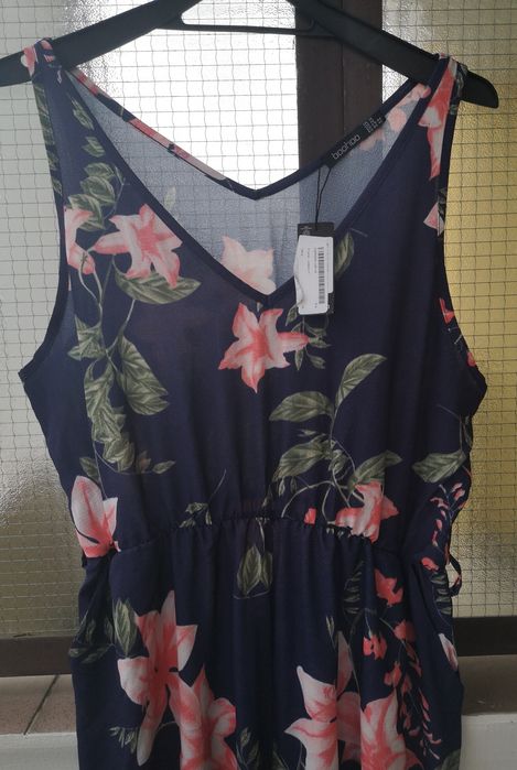 Kombinezon granatowy w kwiaty