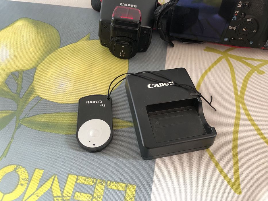 Vendo ou troco Maquina fotografica Canon 500D com acessorios por GoPro