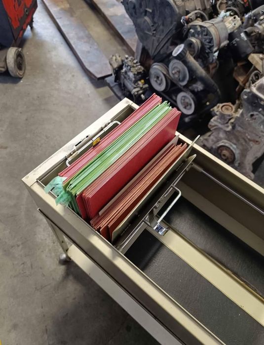 Arquivador metálico folhas A4