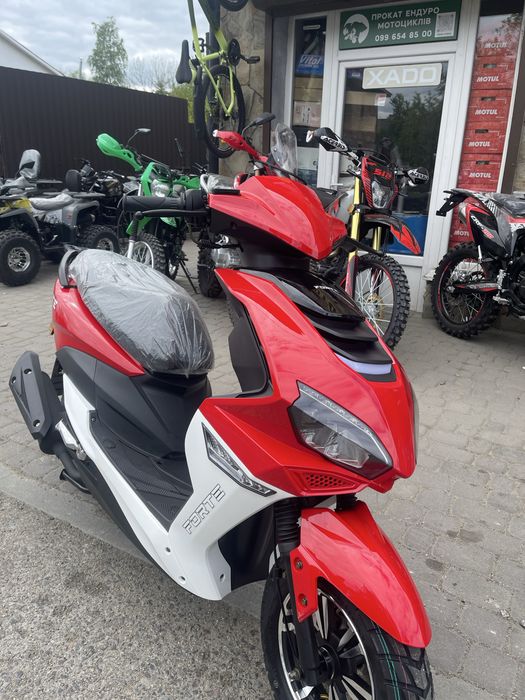 Скутер Forte CANOE 150