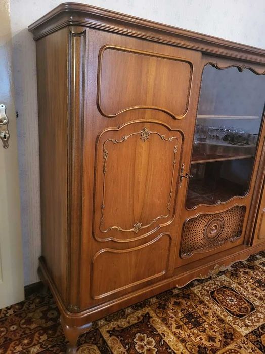 Bardzo ładna biblioteka serwantka chippendale witryna kredens orzech !