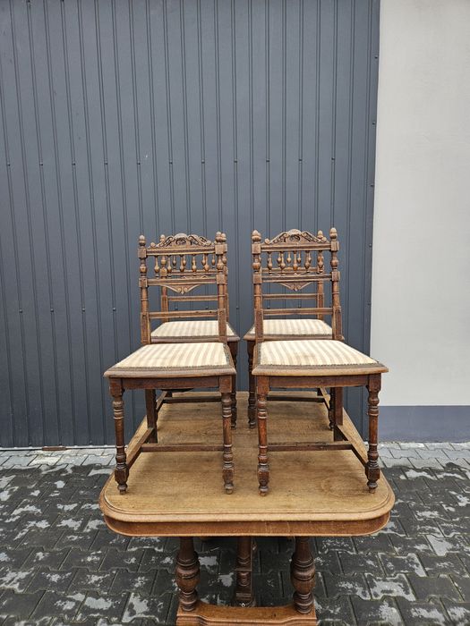 Stół z krzesłami ,stary komplet