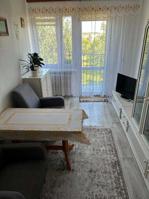 Sprzedam mieszkanie.36m2,  2 pokoje lub zamienię na mniejszy metraż,ale niższe piętro.