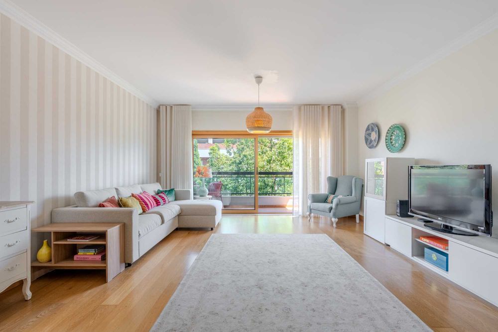 Apartamento T2 para Venda em Queijas