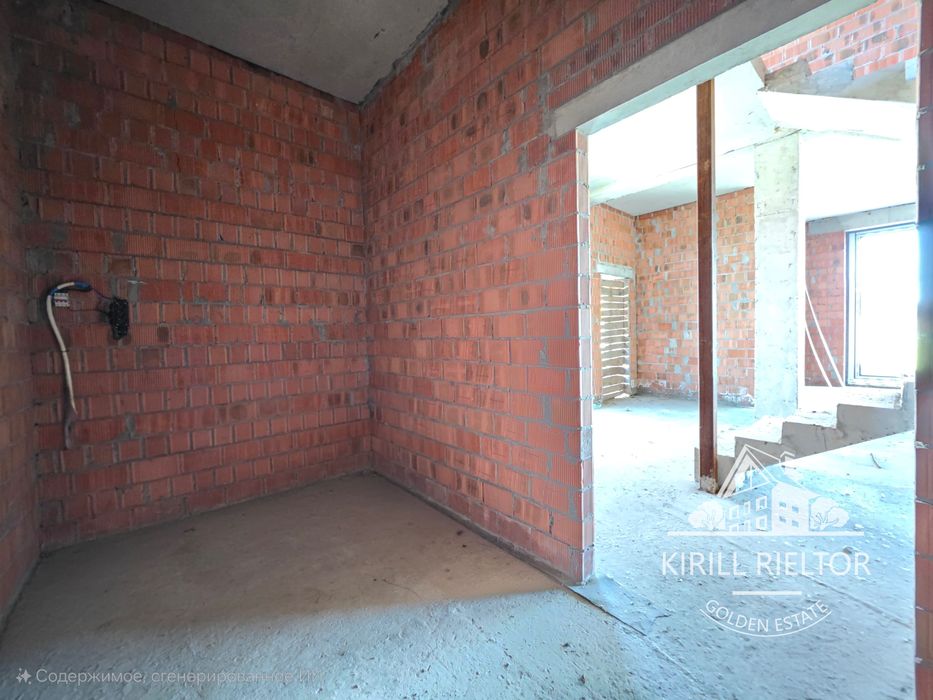 Продажа просторного дома на тихой улице в городке "Золотые Ключи"