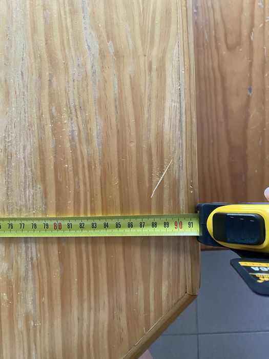 Vendo conjunto mesa e bancos de correr