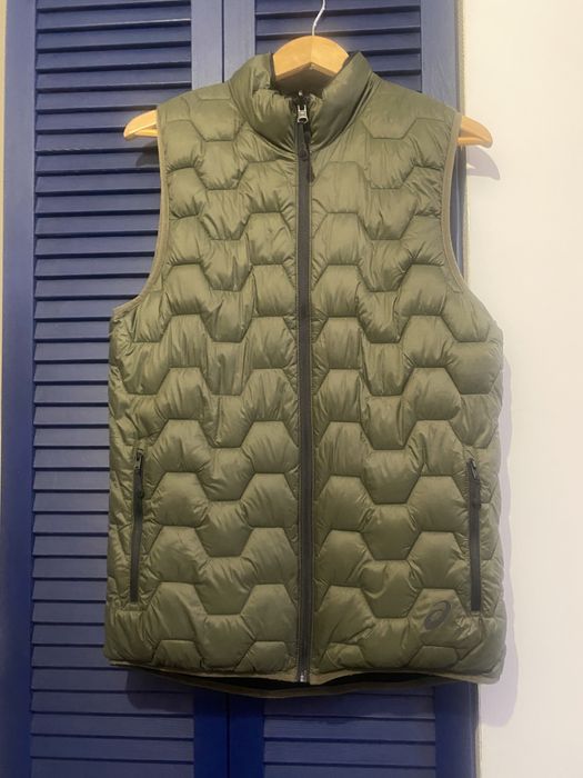 Asics жилетка ,безрукавка ,жилет теплый,двухстороняя