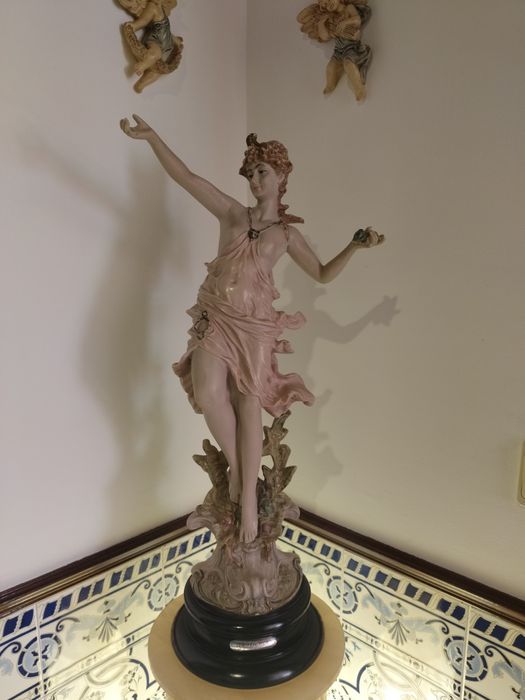 Venda de mobílias e artigos para casa