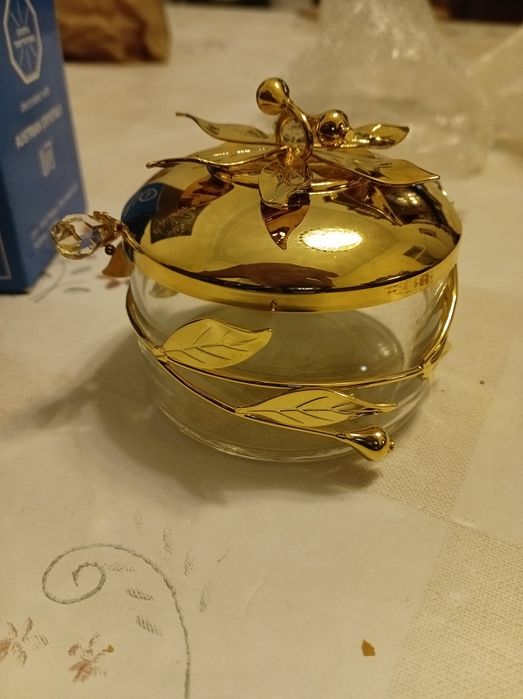 Frasco dourado com cristais austríacos