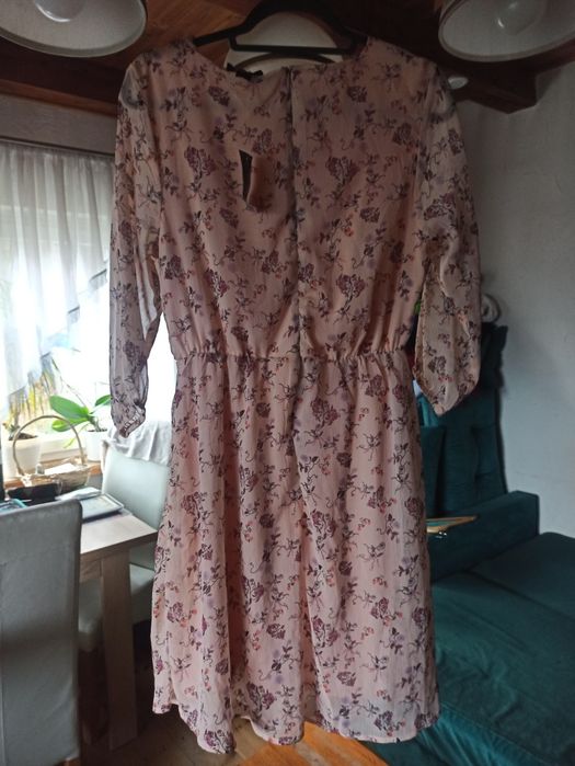 Sukienka w kwiaty marki Esmara r. 42 NOWA z metką