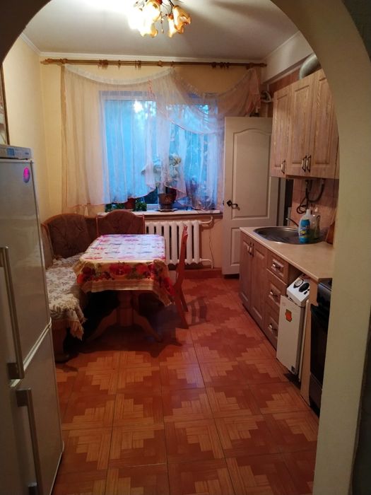 Продаж цегляного будинку.