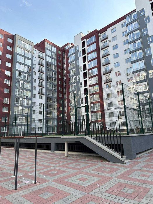 Центр,двокімнатна квартира поруч ратуша,новобуд Княгинин продам 2кім
