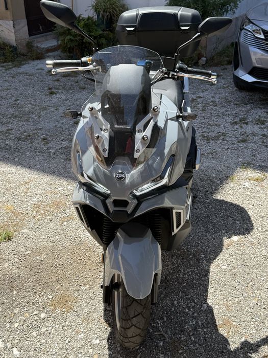 Scooter Sym adx 125