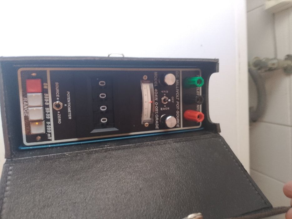 Time Electronic 404N with carry case. DC Millivolt Source Potentiometer.488996078921328644