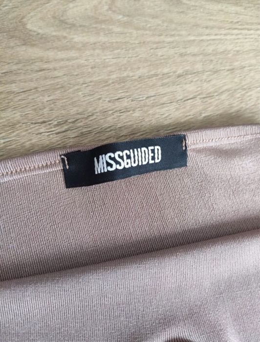 Letnia bluzka z odkrytymi plecami - Missguided