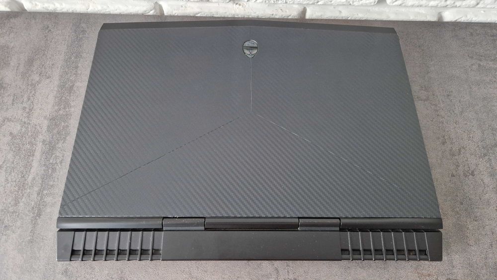 Ноутбук Dell Alienware 15 R3 /i5-6300HQ /16/1 тб /GTX 1060, 6 GB