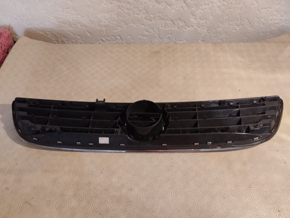 Grelha frontal Opel Zafira A