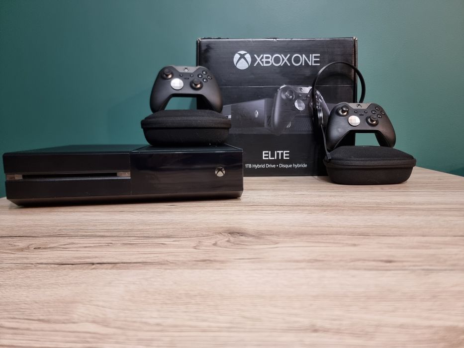 Xbox One Elita 1TB + 2 pady elite w etui + słuchawka z mikrofonem