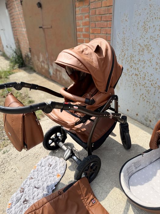 Дитячий візочок з великими колесами