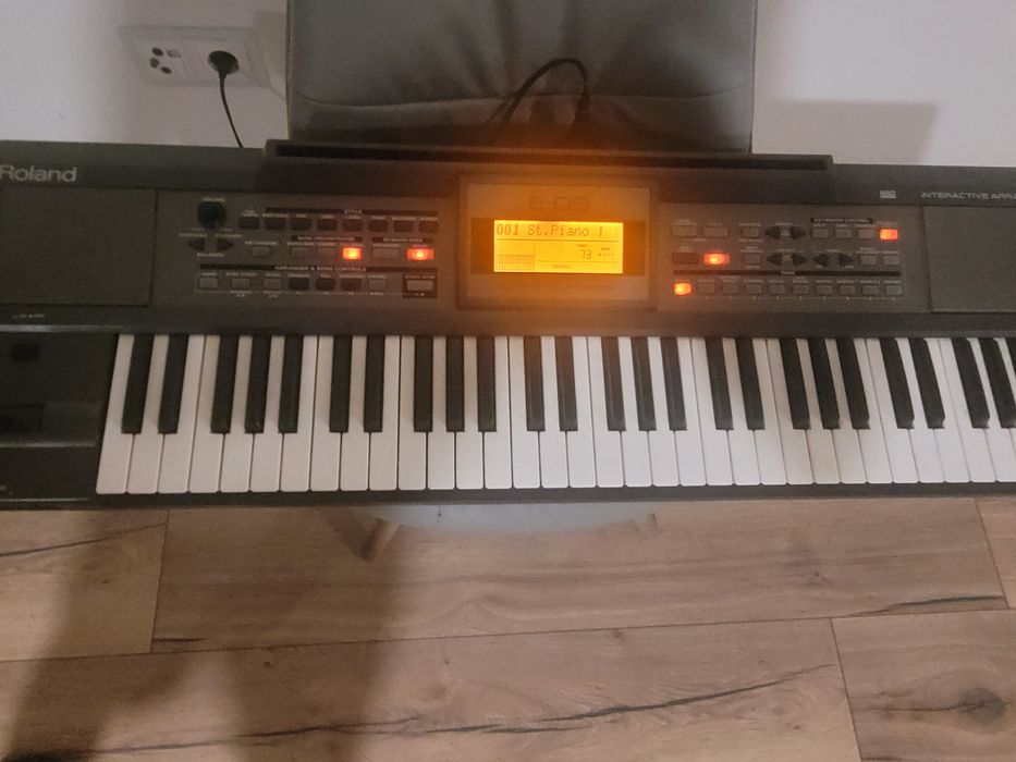 Teclado Roland E-09 Interactive Arranger