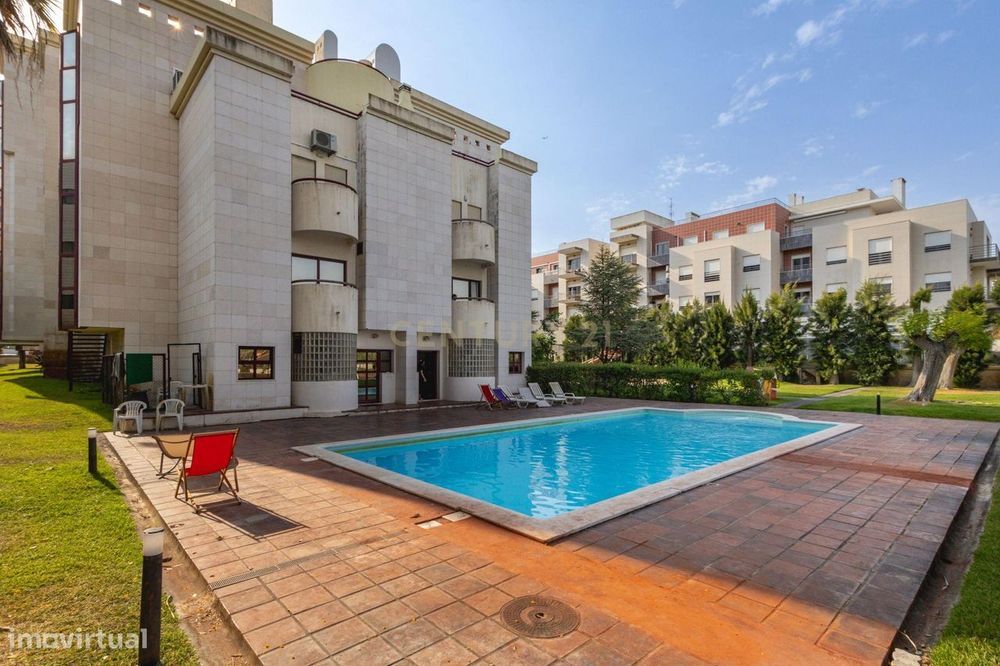 Apartamento T4 com Terraço Privativo e Churrasqueira no Condomínio Lez