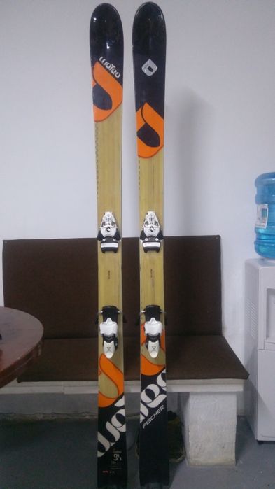 Гірські лижі для траси і позатрасового катання.