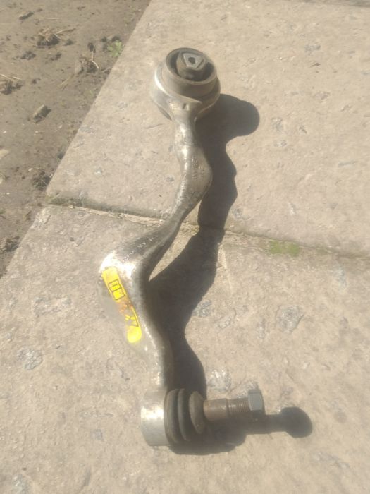 Права частина касети радіаторів БМВ-Х1. Ричаг правий.