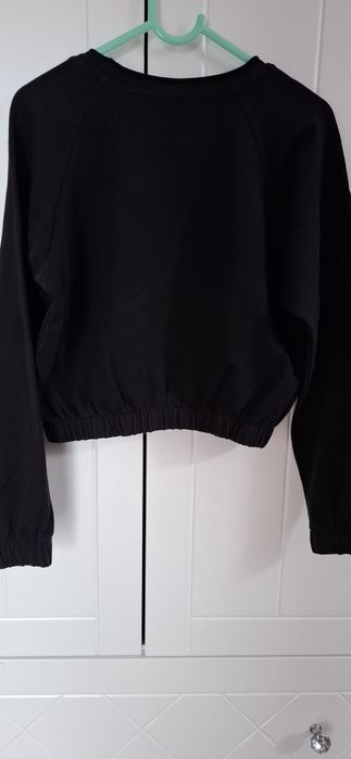 Bluza czarna r. 140